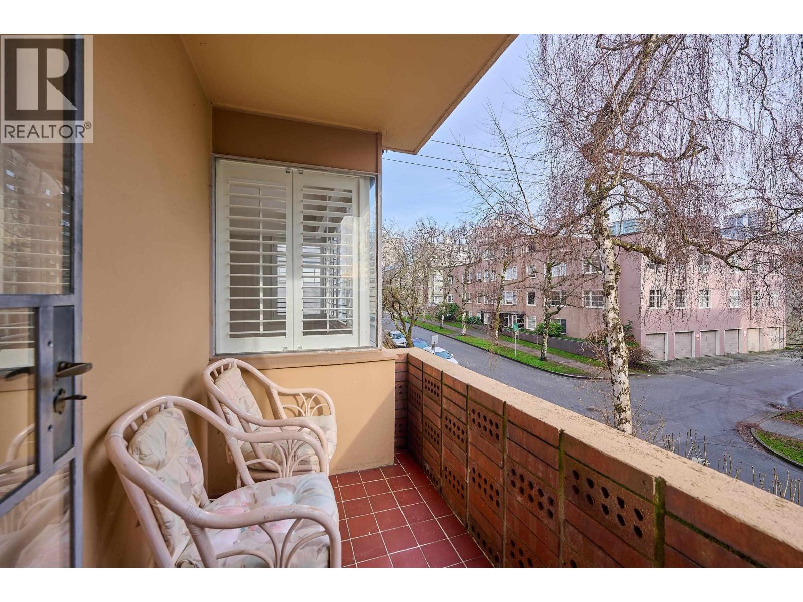 Listing Picture 20 of 26 : 302 1315 CARDERO STREET, Vancouver / 溫哥華 - 魯藝地產 Yvonne Lu Group - MLS Medallion Club Member