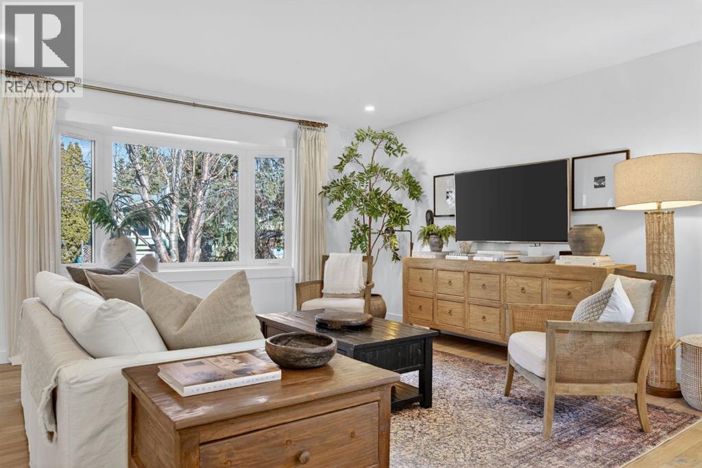 407 Brookmere Crescent Sw, Calgary, Alberta  T2W 2R2 - Photo 6 - A2286820