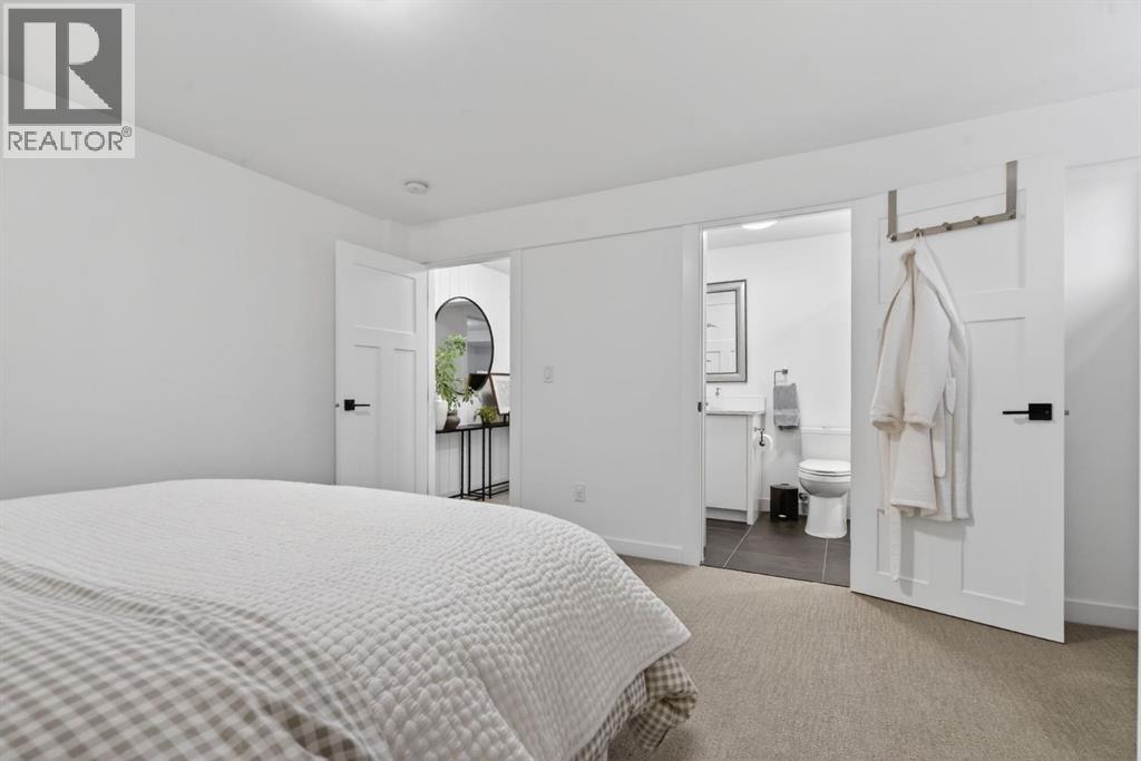 407 Brookmere Crescent Sw, Calgary, Alberta  T2W 2R2 - Photo 37 - A2286820