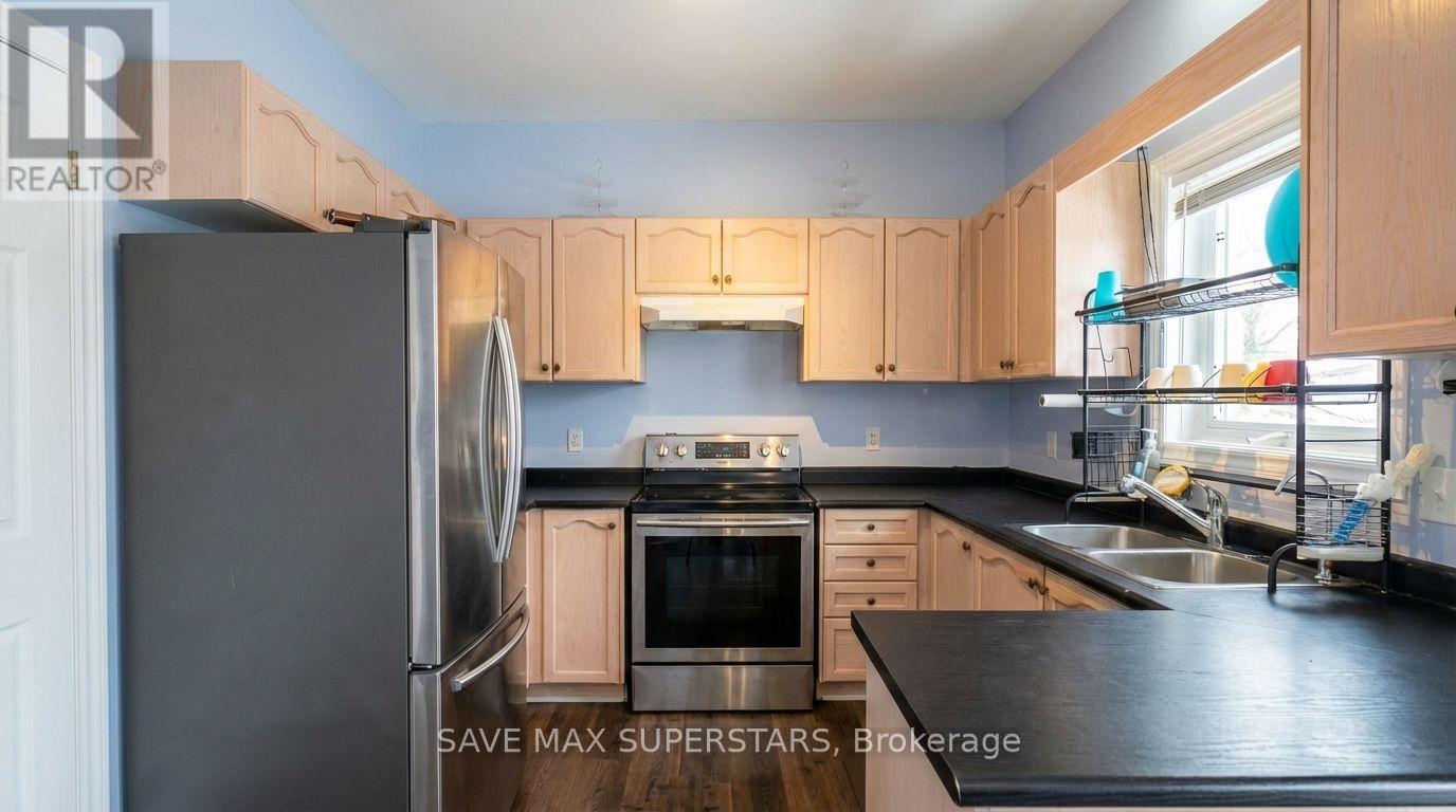 Upper - 8 Black Ash Trail, Barrie, Ontario  L4N 2S2 - Photo 11 - S12795078