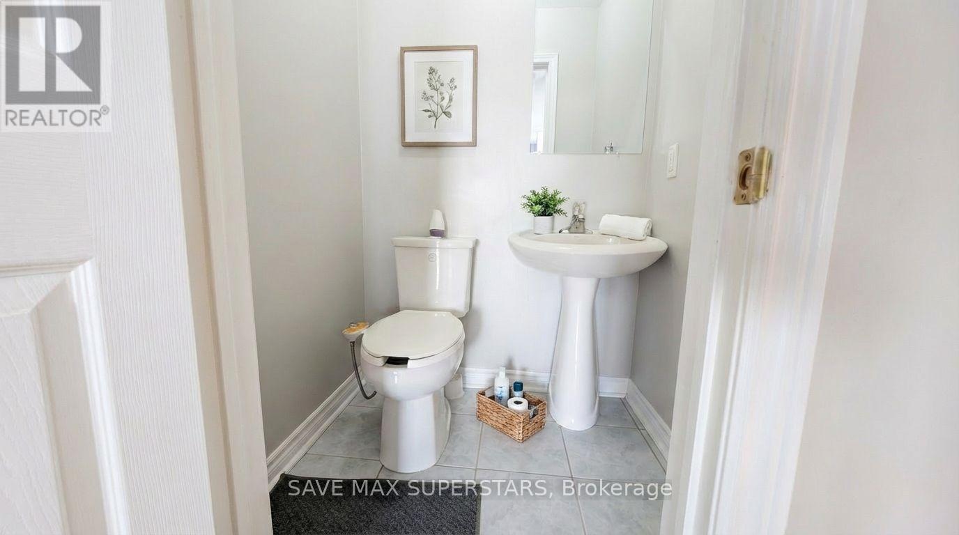 Upper - 8 Black Ash Trail, Barrie, Ontario  L4N 2S2 - Photo 22 - S12795078