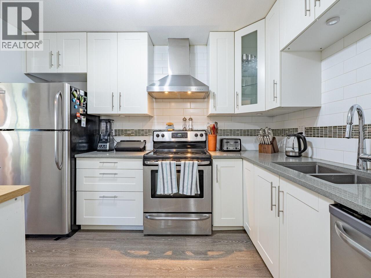 101 19130 Ford Road, Pitt Meadows, British Columbia  V3Y 2P1 - Photo 2 - R3090897