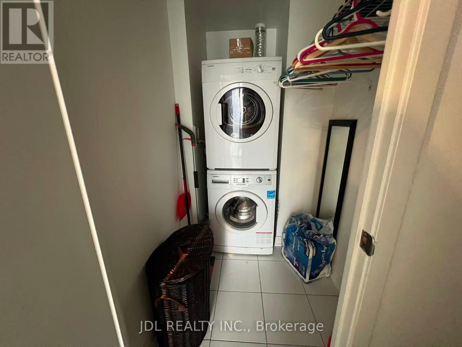 1407 - 88 Harbour Street N, Toronto, Ontario  M5J 0C3 - Photo 9 - C12796134