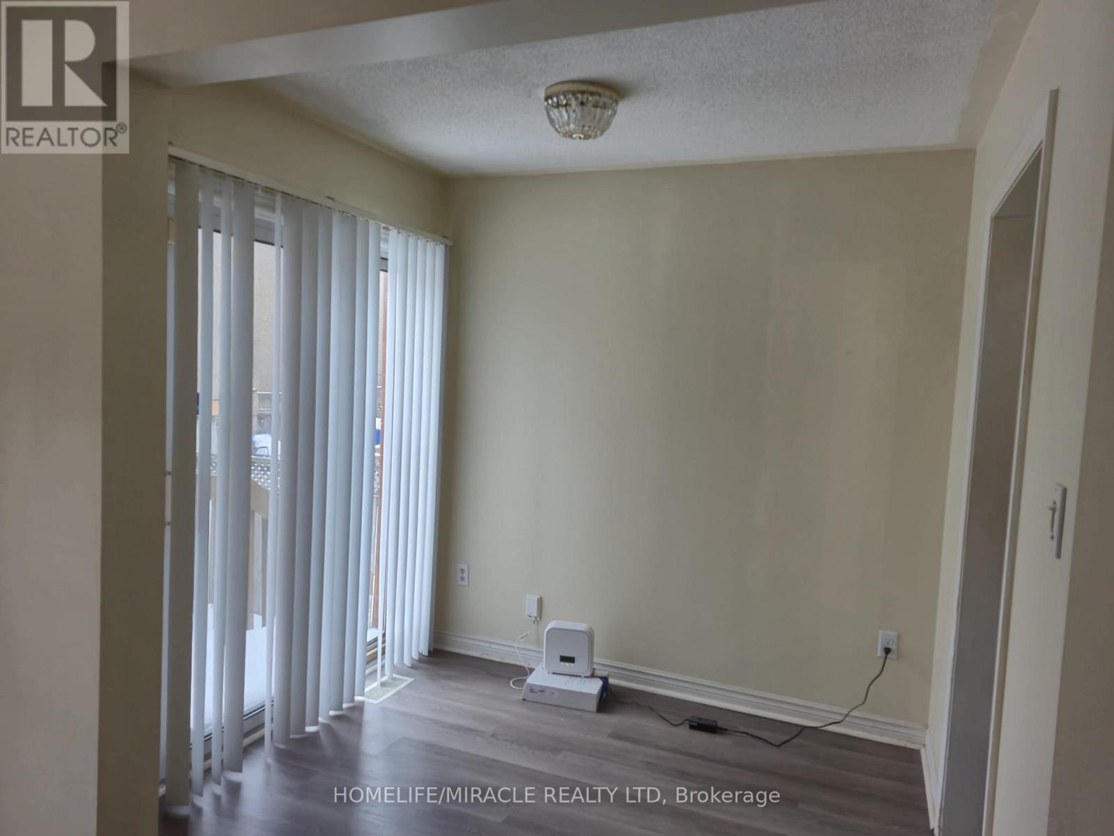 Upper - 124 Lindenshire Avenue, Vaughan, Ontario  L6A 2N5 - Photo 6 - N12796120