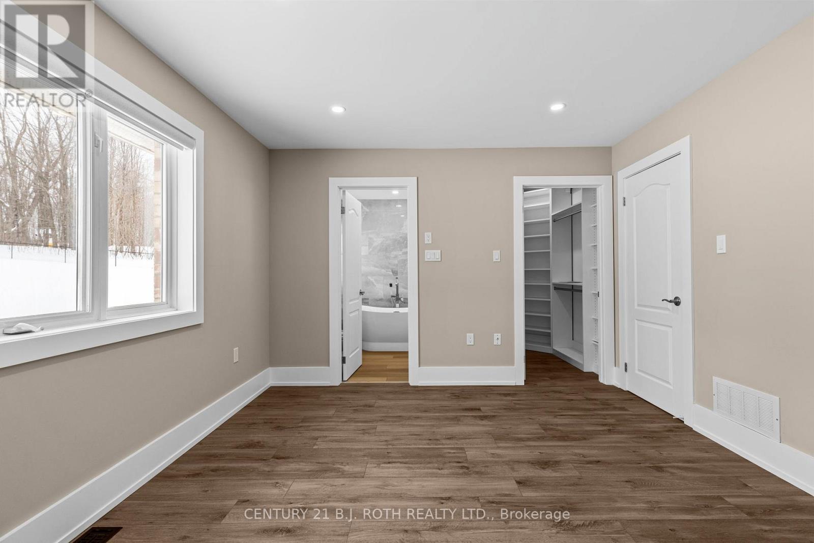 1348 Hawk Ridge Crescent, Severn, Ontario  L3V 6H4 - Photo 15 - S12796140