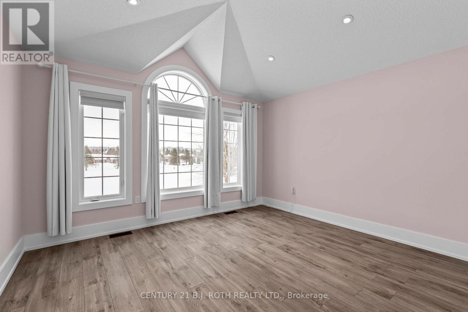 1348 Hawk Ridge Crescent, Severn, Ontario  L3V 6H4 - Photo 17 - S12796140