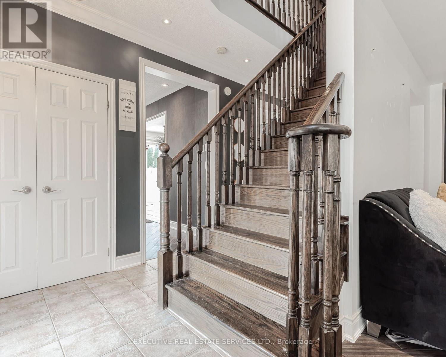 2 Nectarlane Avenue, Caledon, Ontario  L7C 3M8 - Photo 11 - W12796126