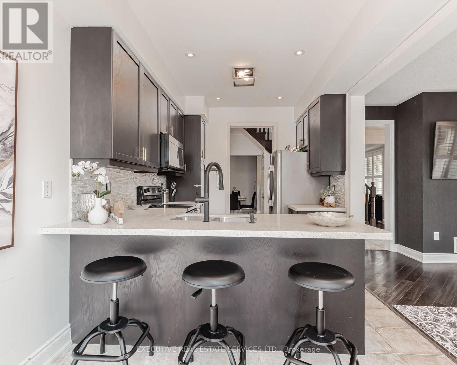 2 Nectarlane Avenue, Caledon, Ontario  L7C 3M8 - Photo 14 - W12796126