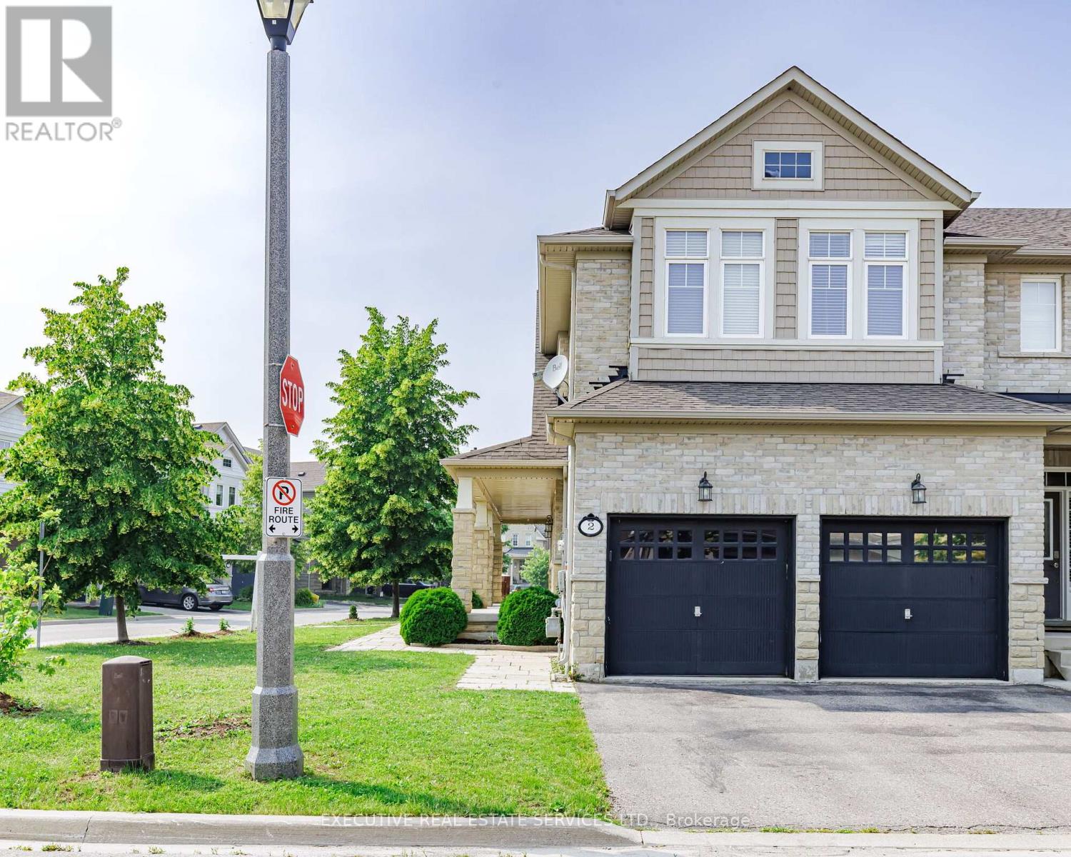 2 Nectarlane Avenue, Caledon, Ontario  L7C 3M8 - Photo 3 - W12796126