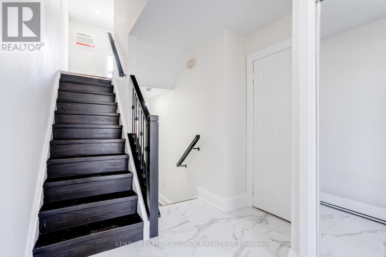 24 - 445 Stone Church Road, Hamilton, Ontario  L9B 2L5 - Photo 3 - X12796128