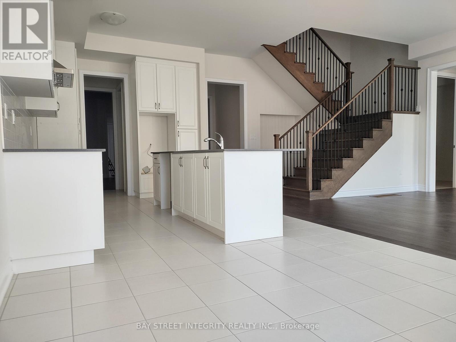 44 Settlers Road E, Oakville, Ontario  L6H 0Y8 - Photo 6 - W12791584