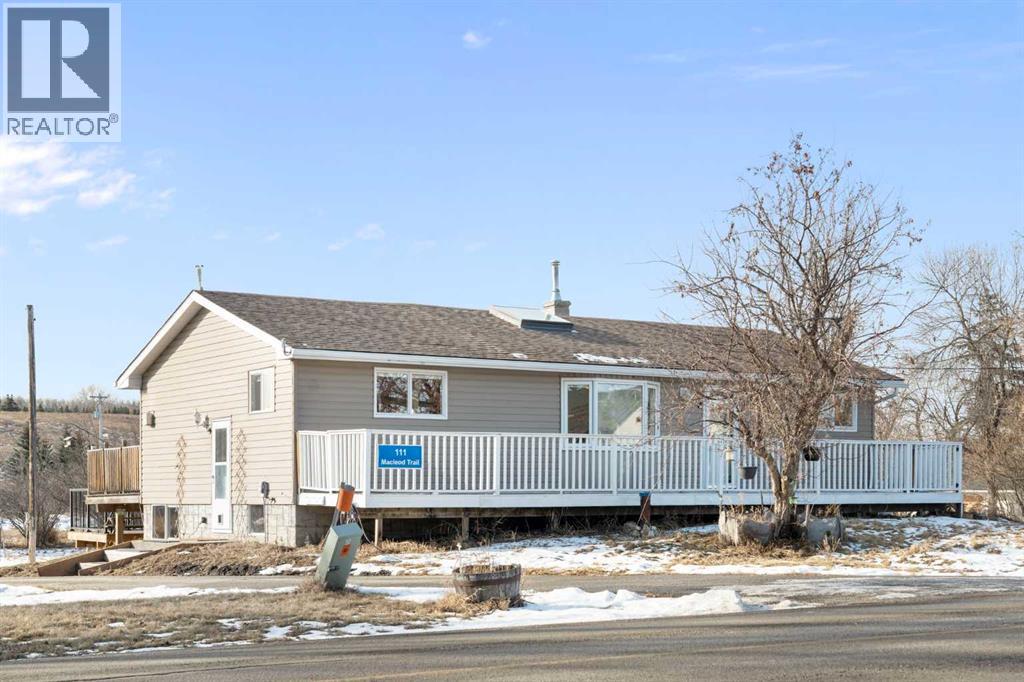 111 Macleod Trail E, Rural Foothills County, Alberta  T1S 5J4 - Photo 3 - A2284670