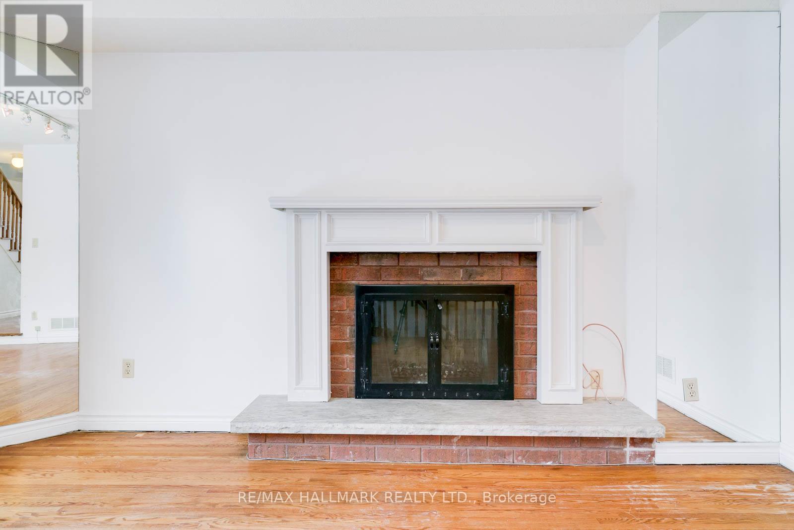 26 Hazel Avenue, Toronto, Ontario  M4E 1C5 - Photo 12 - E12796158