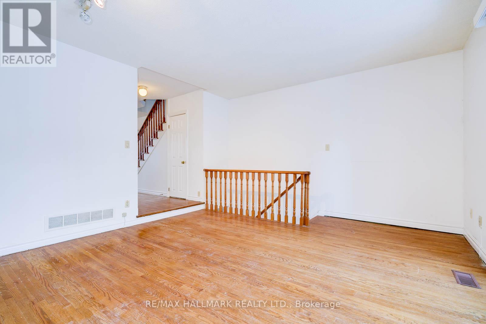 26 Hazel Avenue, Toronto, Ontario  M4E 1C5 - Photo 14 - E12796158