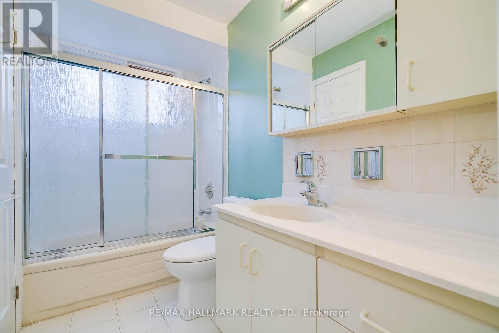 26 Hazel Avenue, Toronto, Ontario  M4E 1C5 - Photo 19 - E12796158