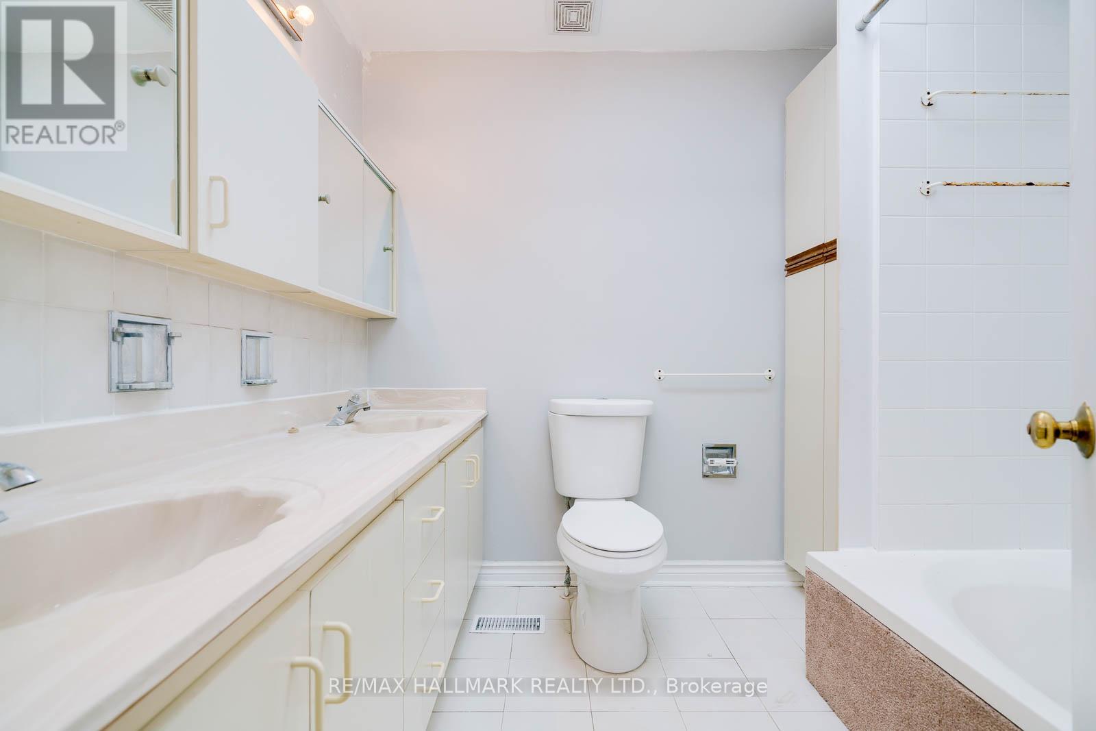 26 Hazel Avenue, Toronto, Ontario  M4E 1C5 - Photo 23 - E12796158