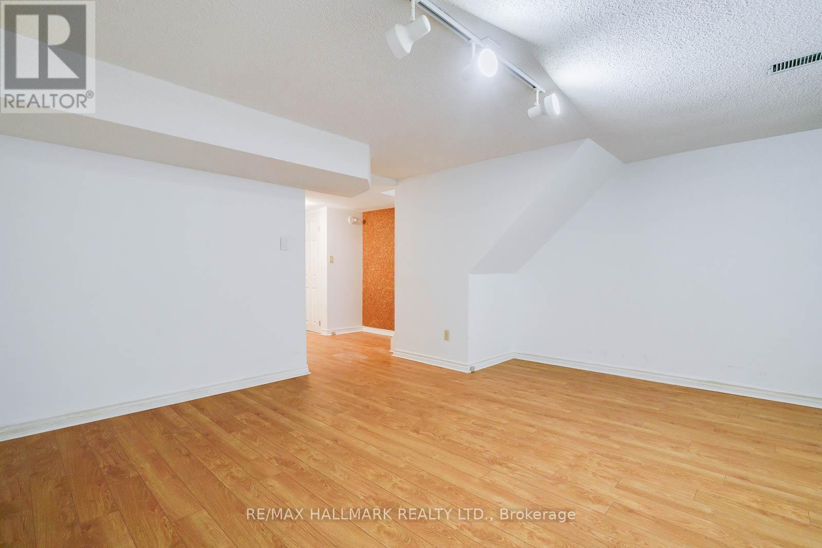 26 Hazel Avenue, Toronto, Ontario  M4E 1C5 - Photo 26 - E12796158