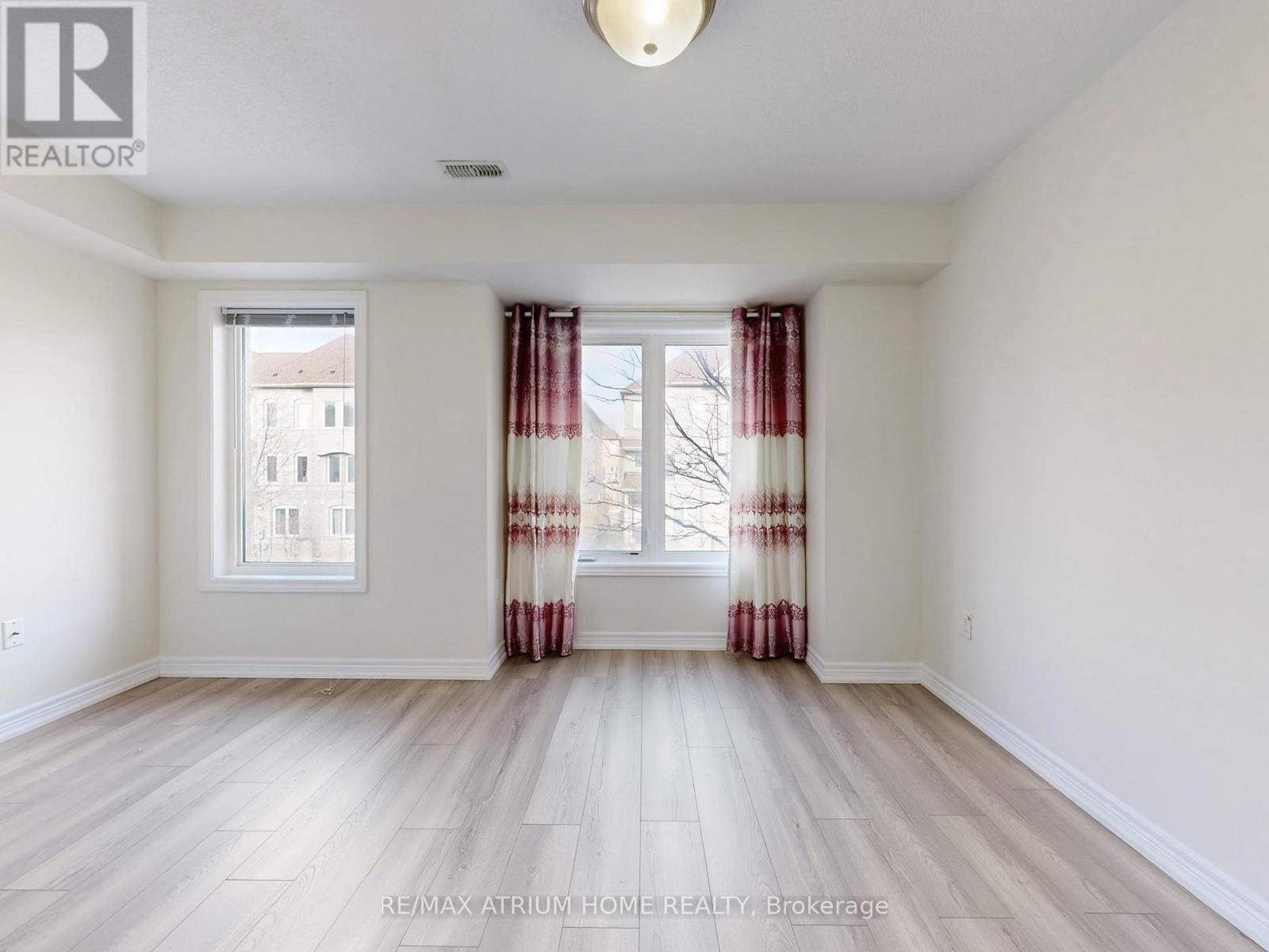 17 Kawneer Terrace, Toronto, Ontario  M1P 2X1 - Photo 17 - E12796190