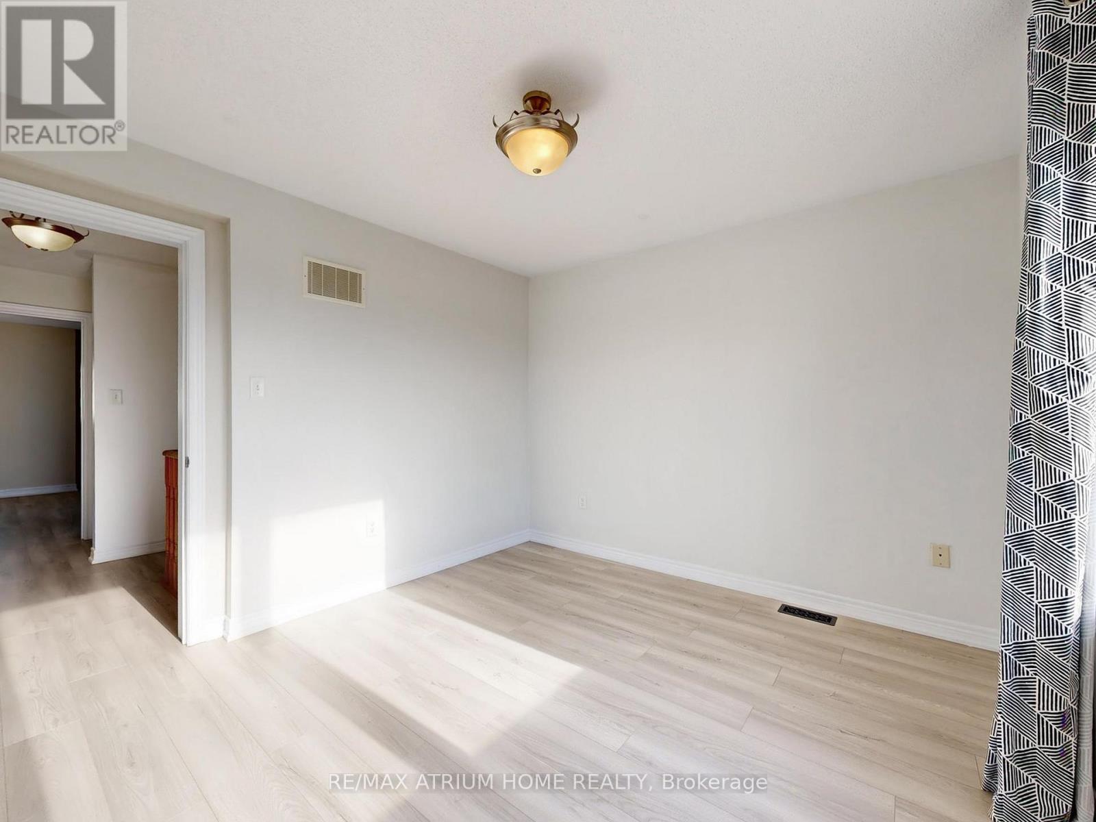 17 Kawneer Terrace, Toronto, Ontario  M1P 2X1 - Photo 28 - E12796190