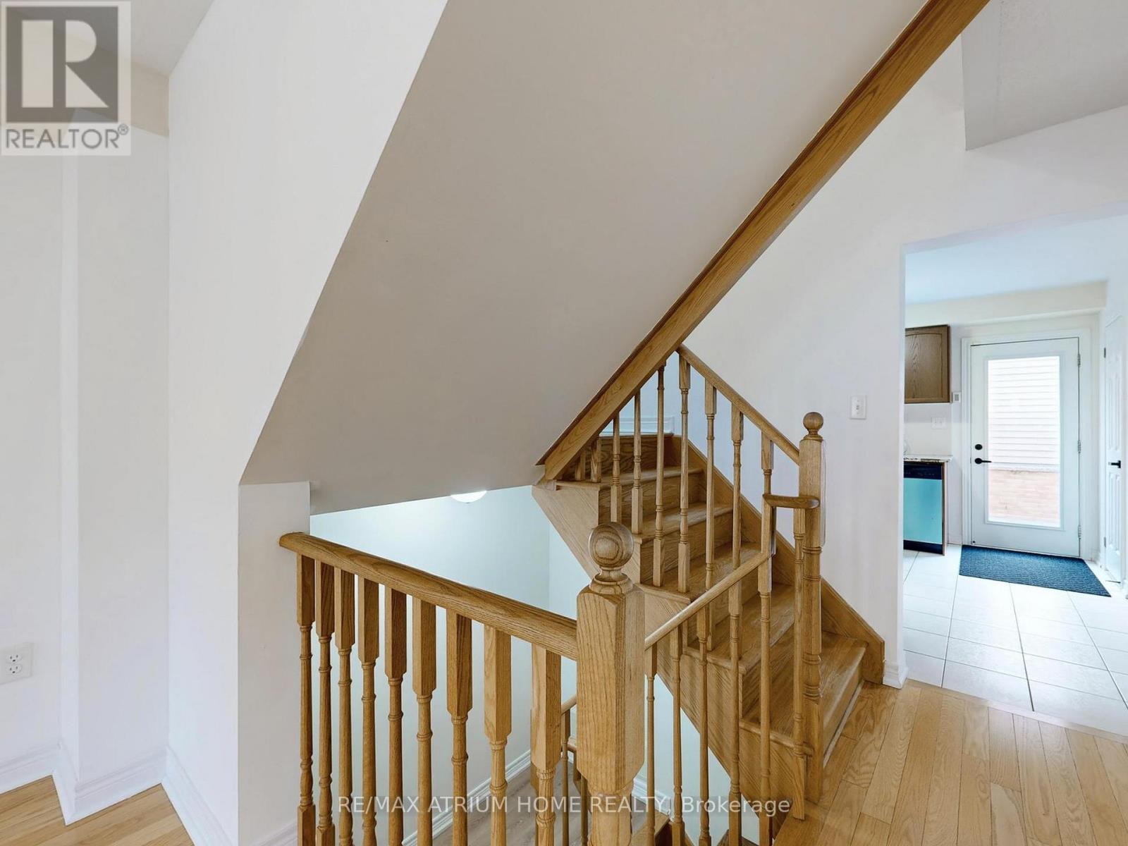 17 Kawneer Terrace, Toronto, Ontario  M1P 2X1 - Photo 6 - E12796190