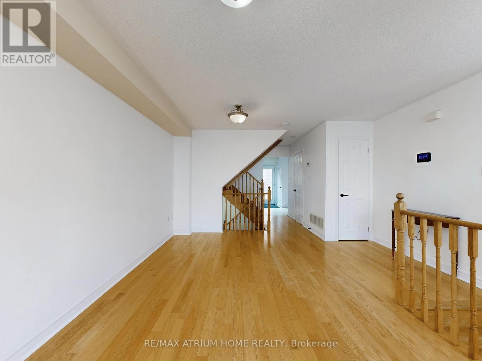 17 Kawneer Terrace, Toronto, Ontario  M1P 2X1 - Photo 7 - E12796190