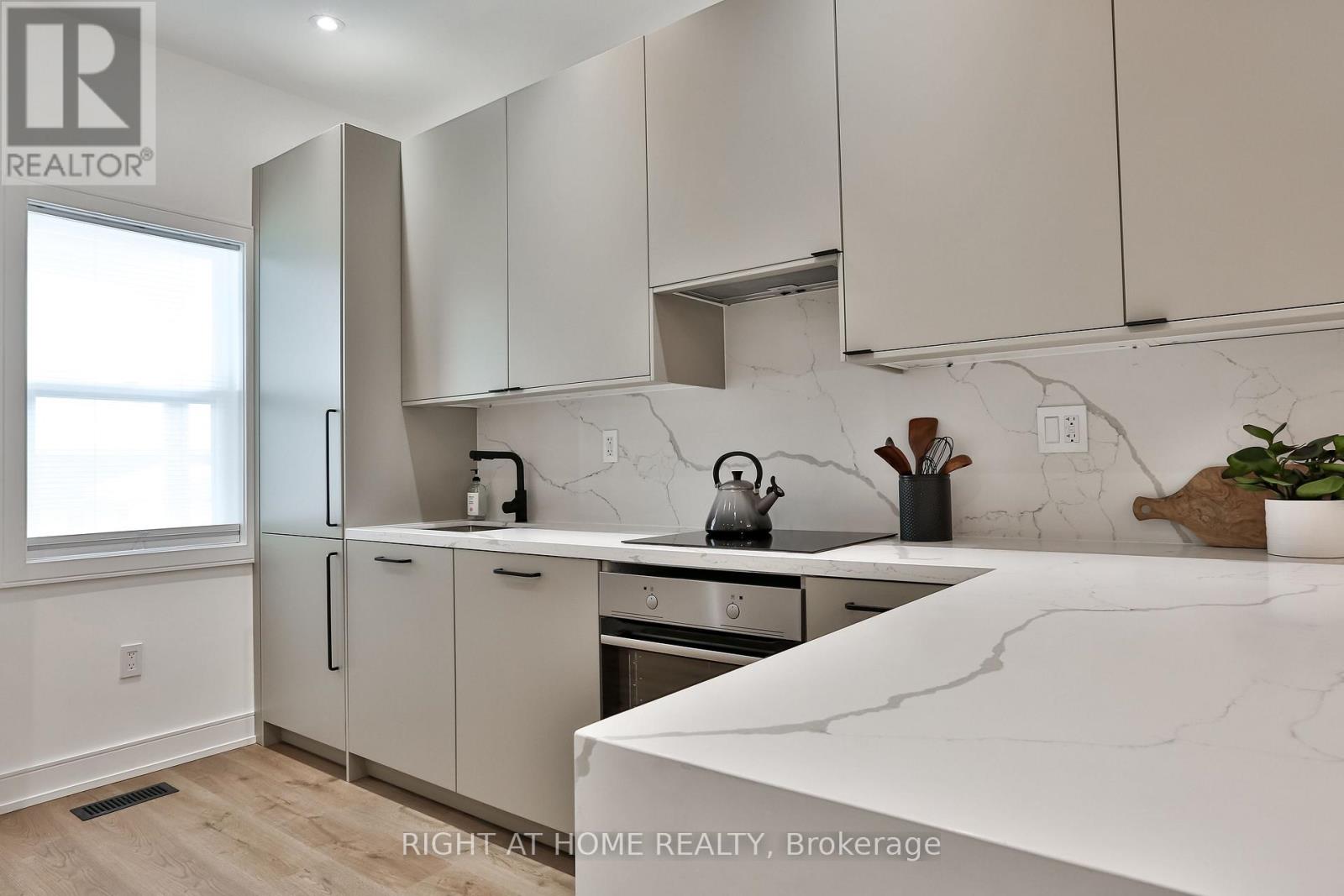 1365 Lansdowne Avenue, Toronto, Ontario  M6H 3Z9 - Photo 23 - W12794630