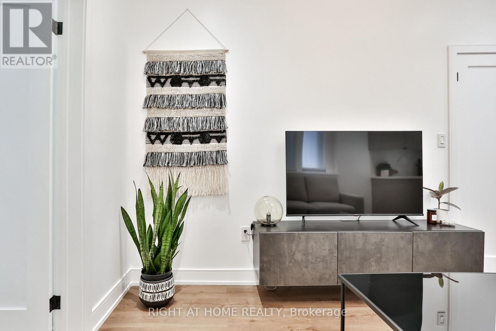 1365 Lansdowne Avenue, Toronto, Ontario  M6H 3Z9 - Photo 32 - W12794630