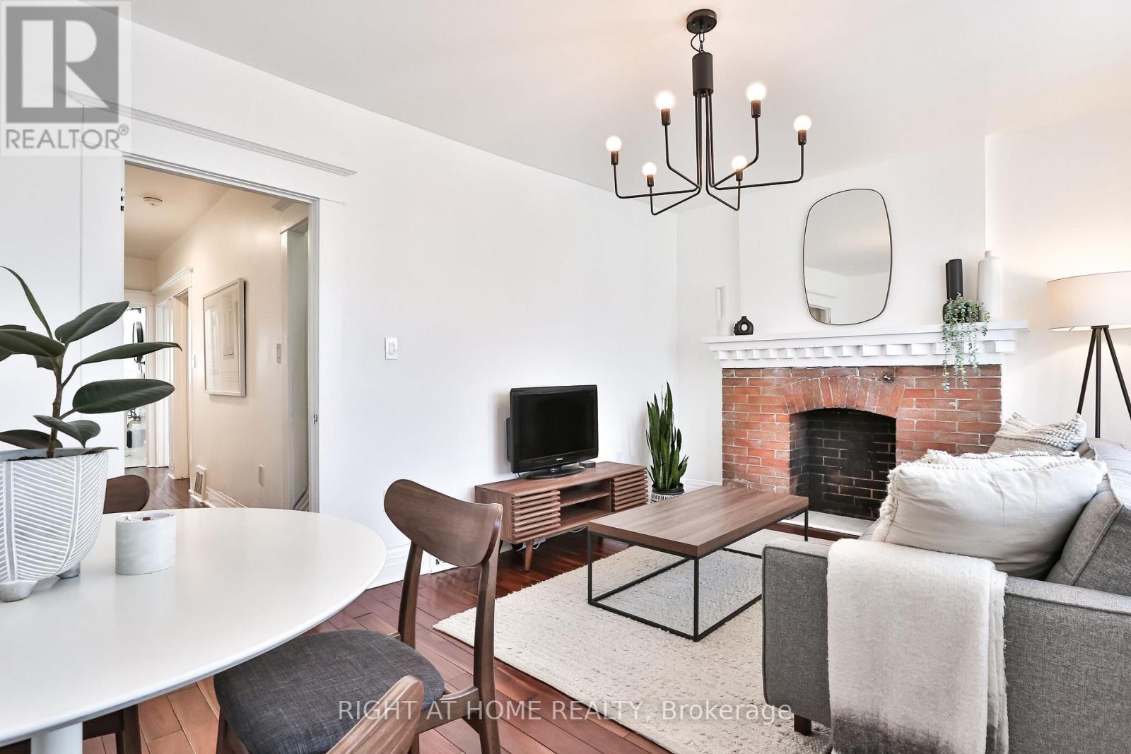 1365 Lansdowne Avenue, Toronto, Ontario  M6H 3Z9 - Photo 11 - W12794630