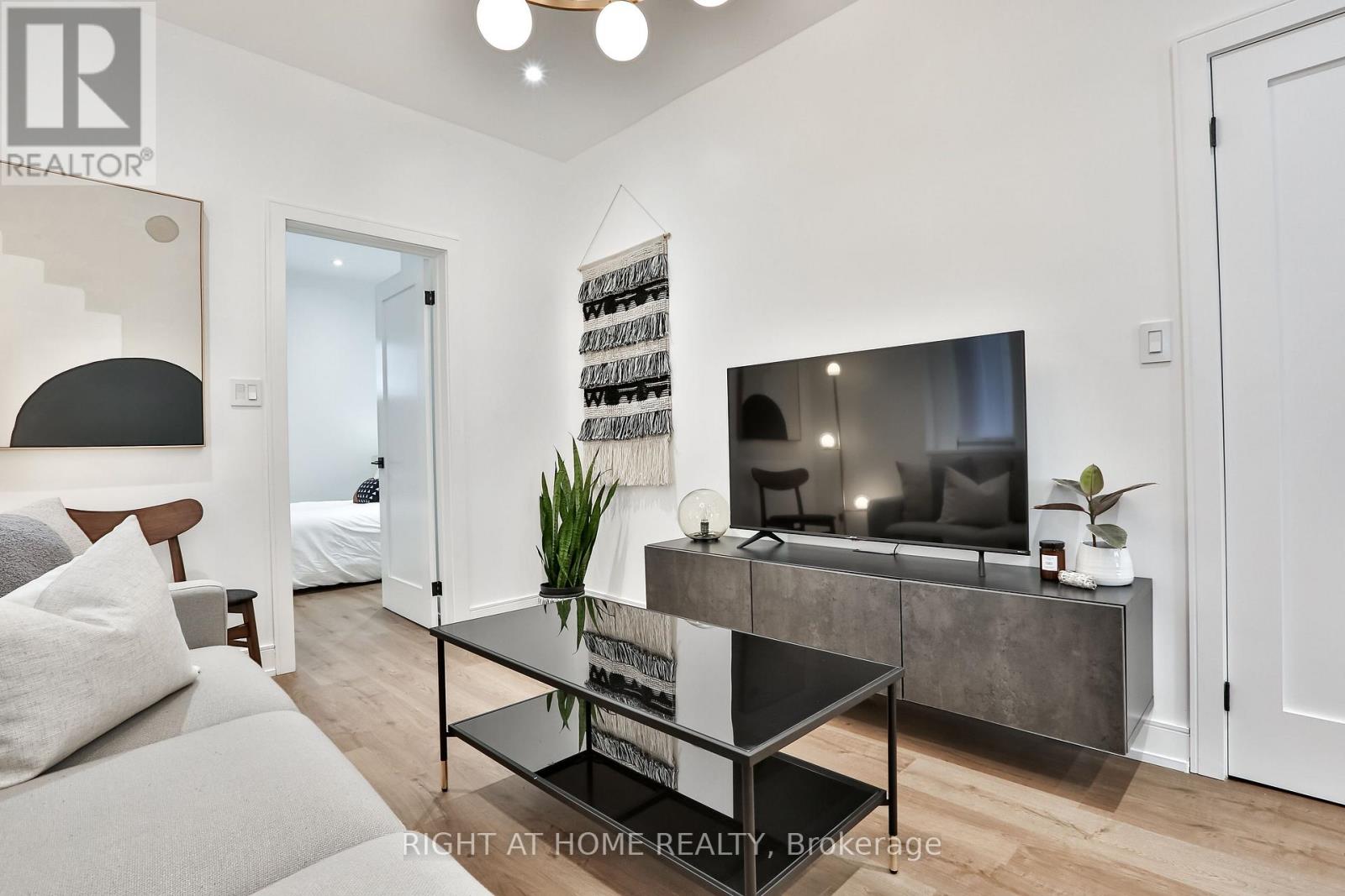 1365 Lansdowne Avenue, Toronto, Ontario  M6H 3Z9 - Photo 31 - W12794630