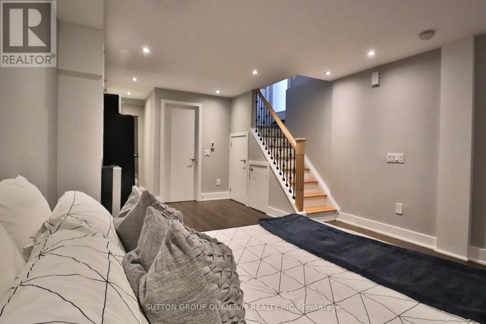 Bsmt Sd - 35 Cloverdale Road, Toronto, Ontario  M6N 3L6 - Photo 11 - W12796172