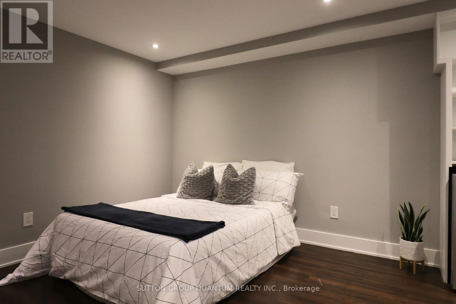 Bsmt Sd - 35 Cloverdale Road, Toronto, Ontario  M6N 3L6 - Photo 2 - W12796172