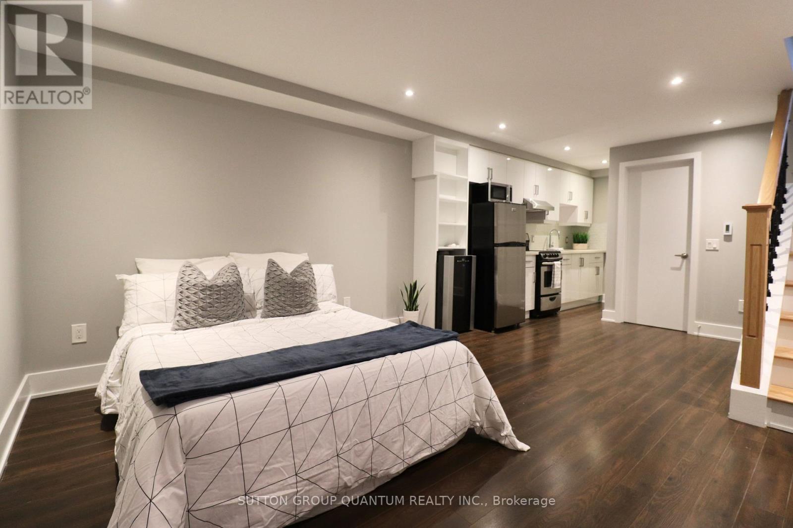 Bsmt Sd - 35 Cloverdale Road, Toronto, Ontario  M6N 3L6 - Photo 5 - W12796172