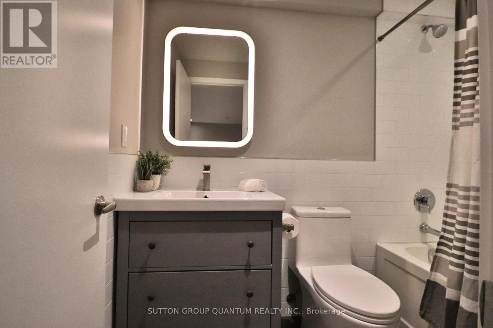 Bsmt Sd - 35 Cloverdale Road, Toronto, Ontario  M6N 3L6 - Photo 8 - W12796172