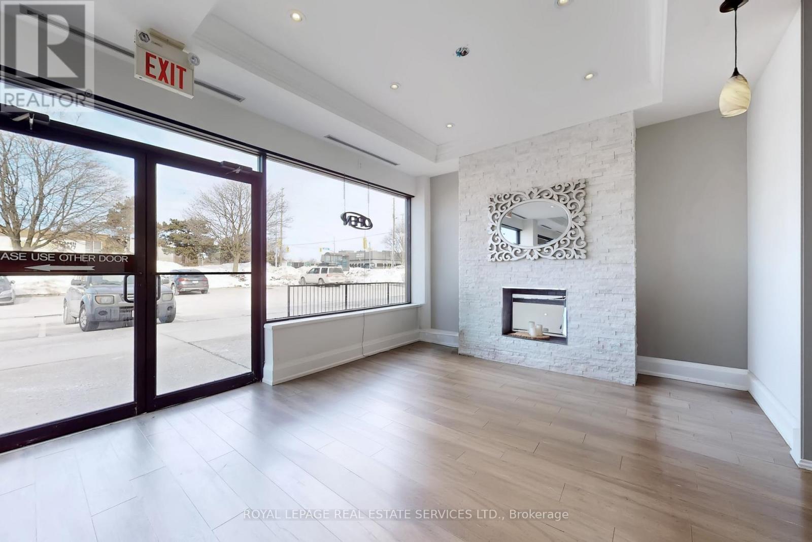 18 - 3350 Fairview Street, Burlington (Roseland), Ontario  L7N 3L5 - Photo 3 - W12796176