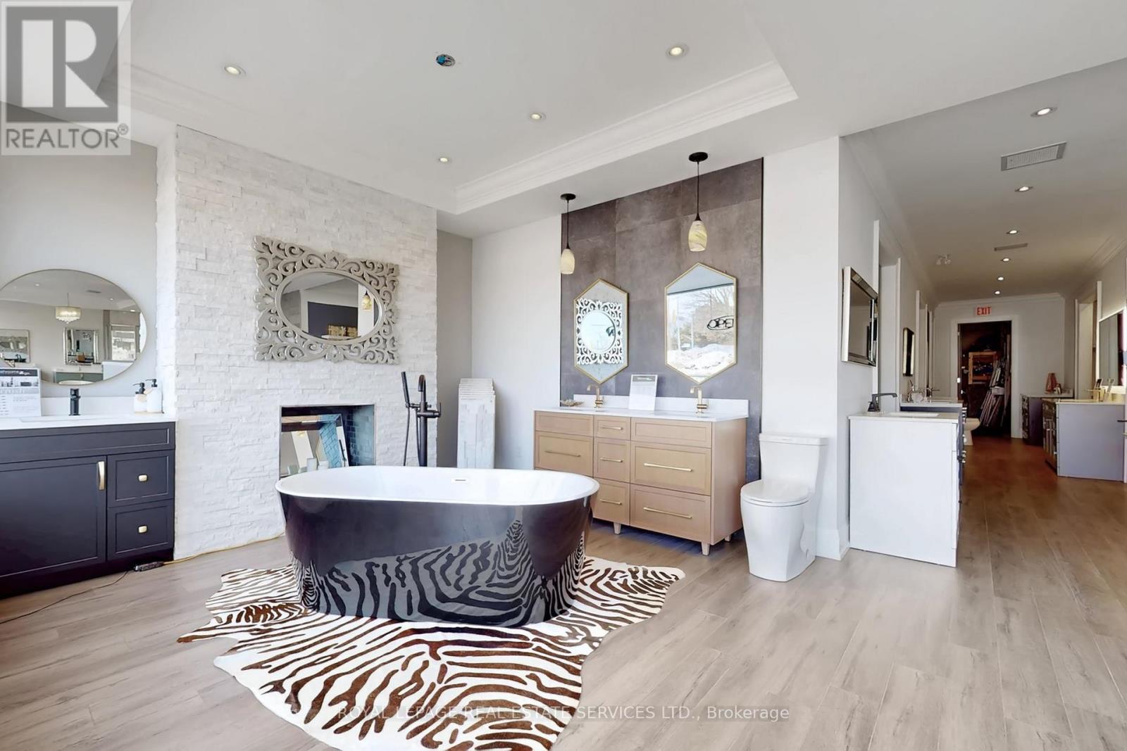 18 - 3350 Fairview Street, Burlington (Roseland), Ontario  L7N 3L5 - Photo 4 - W12796176