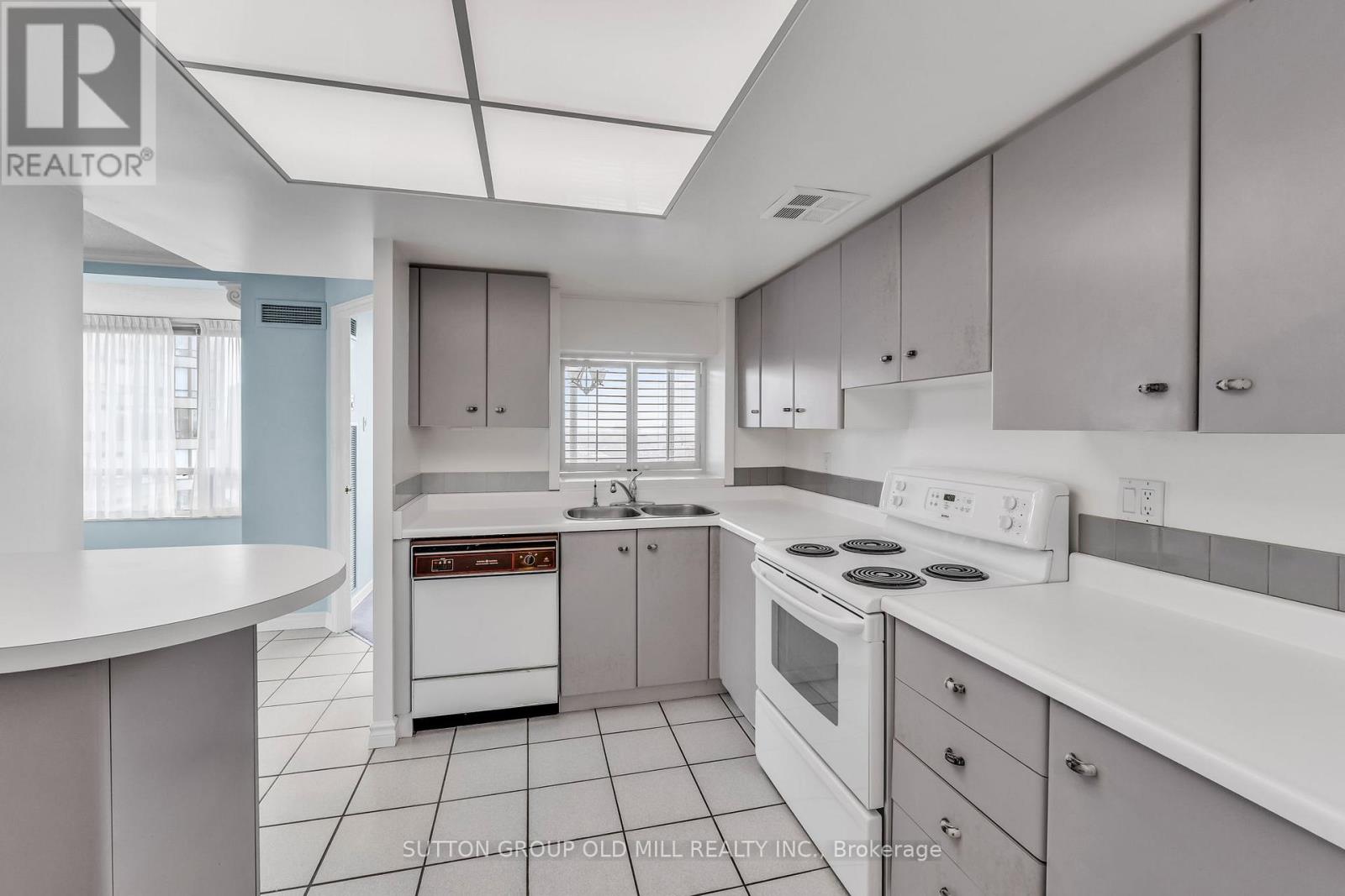 2002 - 1320 Islington Avenue, Toronto, Ontario  M9A 5C6 - Photo 15 - W12796182