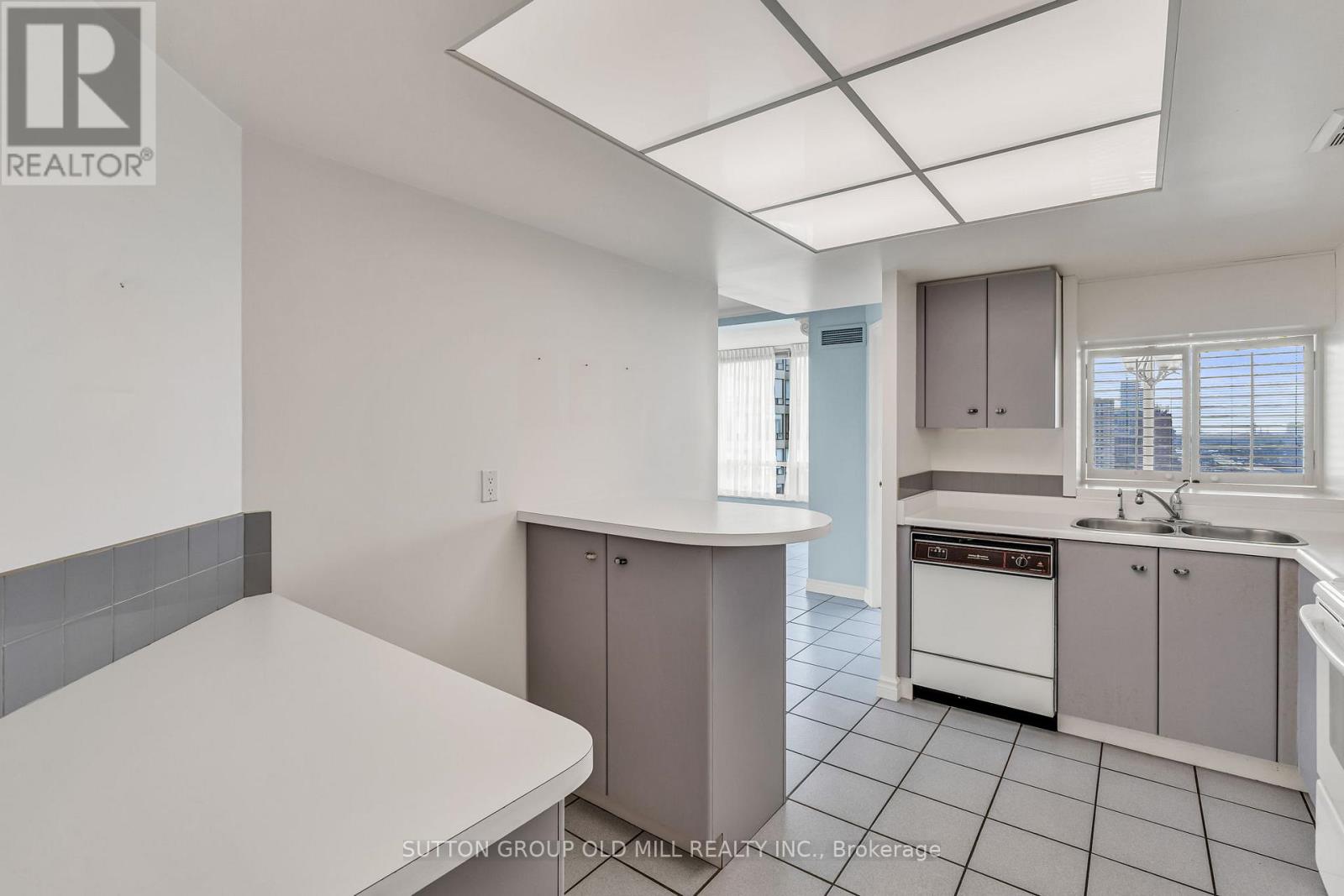 2002 - 1320 Islington Avenue, Toronto, Ontario  M9A 5C6 - Photo 17 - W12796182