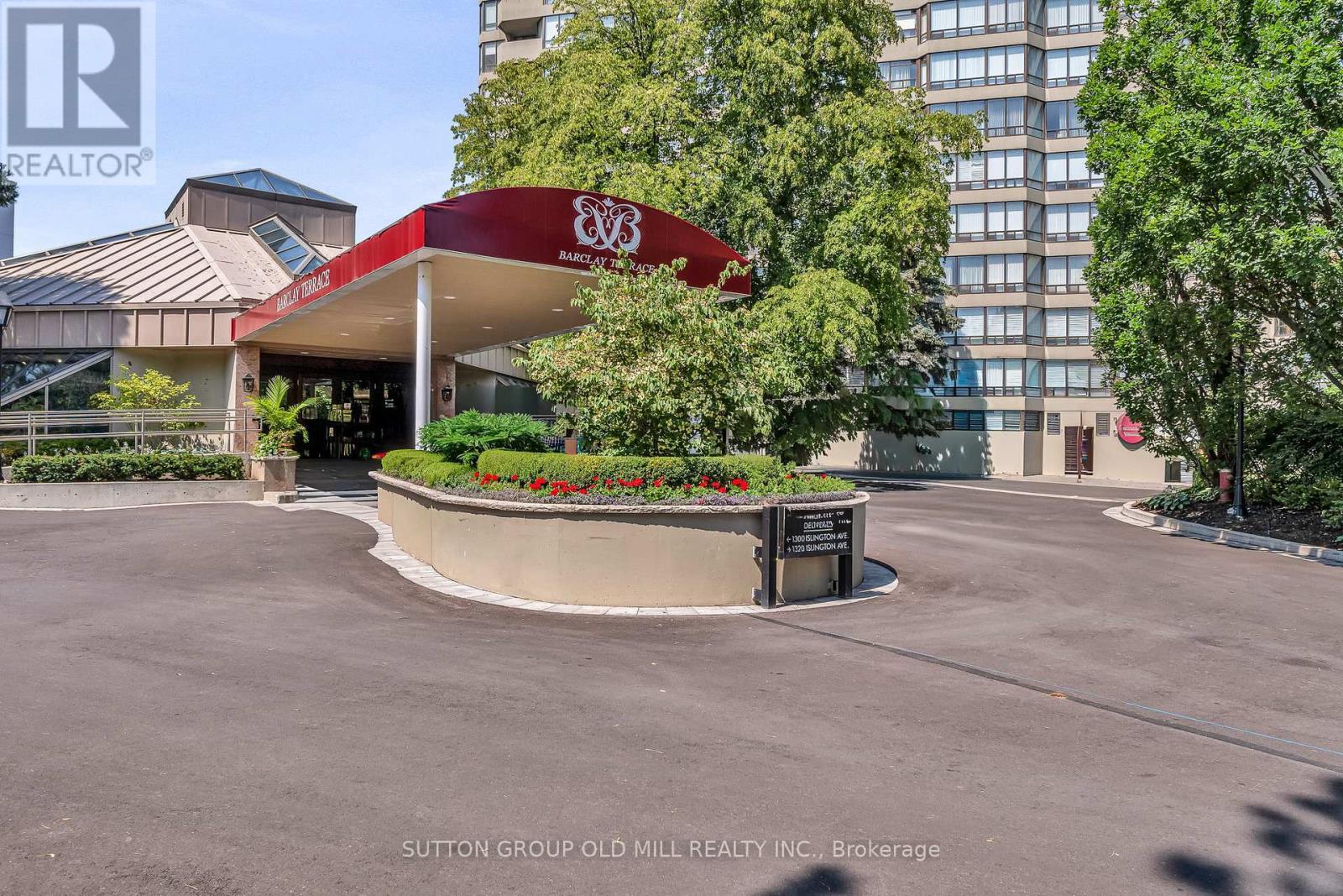 2002 - 1320 Islington Avenue, Toronto, Ontario  M9A 5C6 - Photo 2 - W12796182