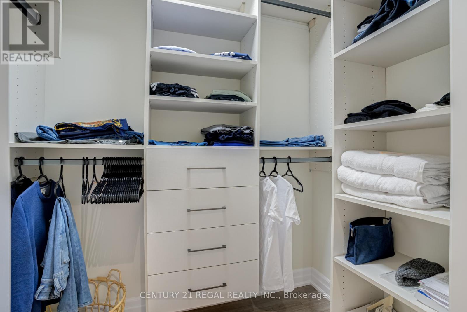 512 - 657 Cricklewood Drive, Mississauga, Ontario  L5G 0B8 - Photo 16 - W12796200