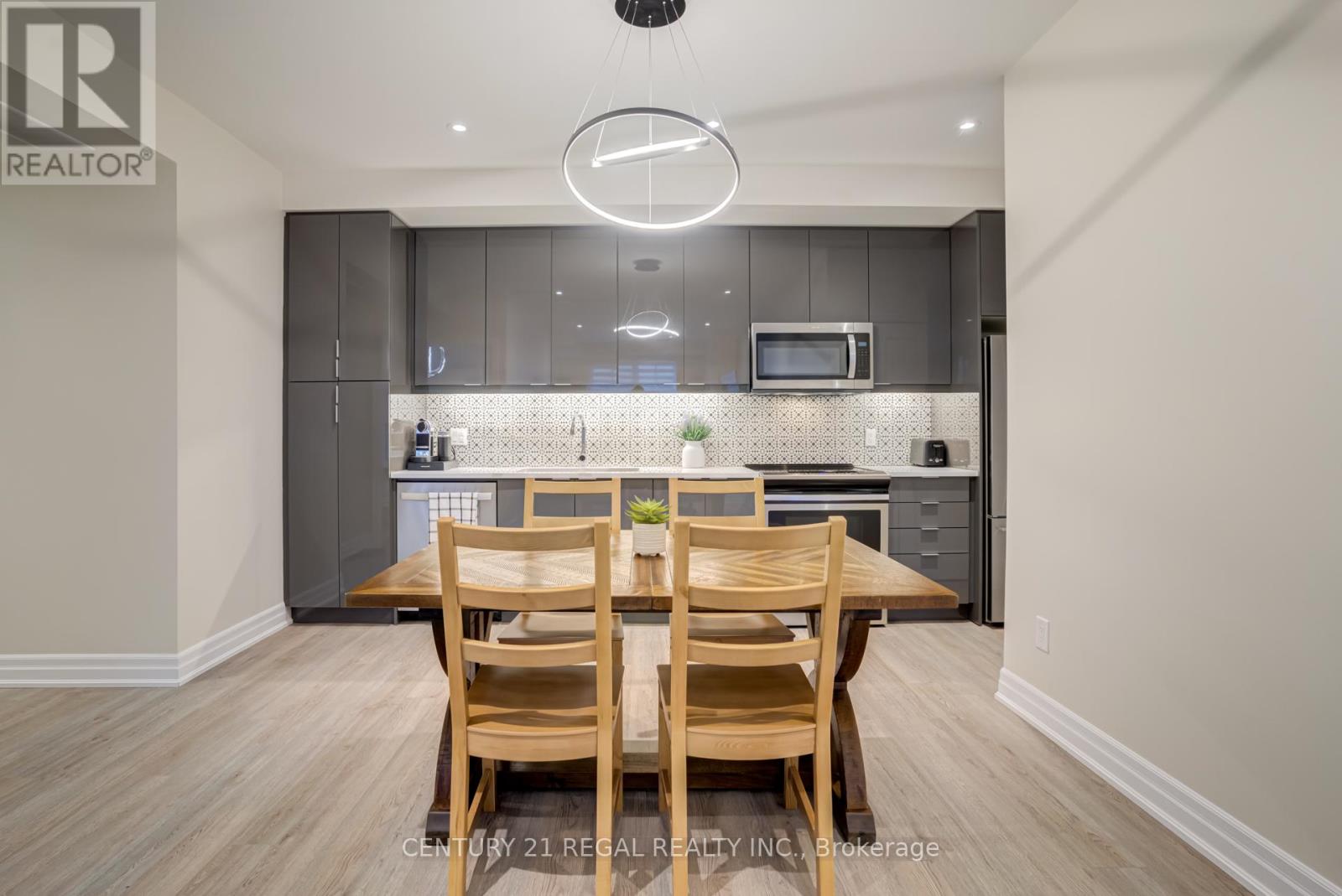 512 - 657 Cricklewood Drive, Mississauga, Ontario  L5G 0B8 - Photo 9 - W12796200