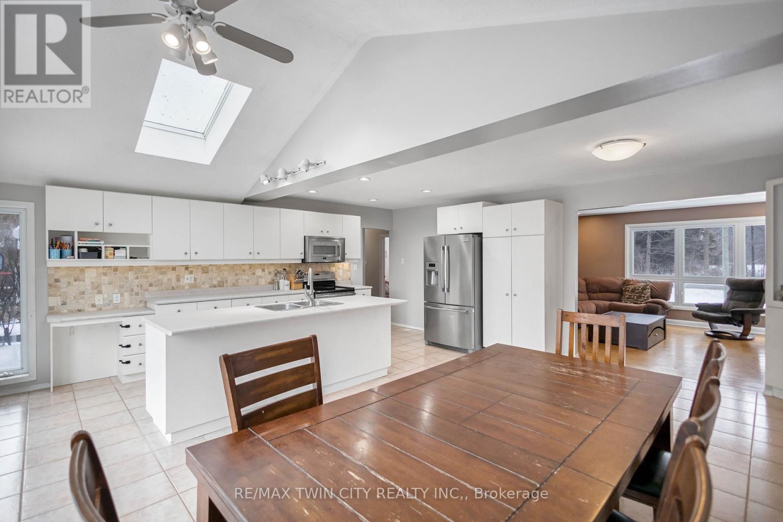 453 Glancaster Road, Hamilton, Ontario  L0R 1W0 - Photo 13 - X12796154