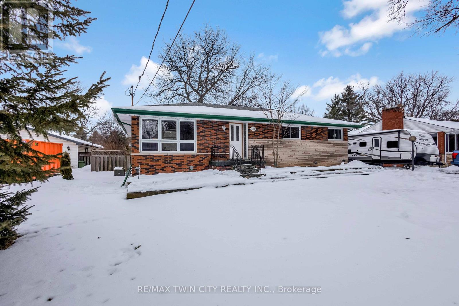 453 Glancaster Road, Hamilton, Ontario  L0R 1W0 - Photo 3 - X12796154