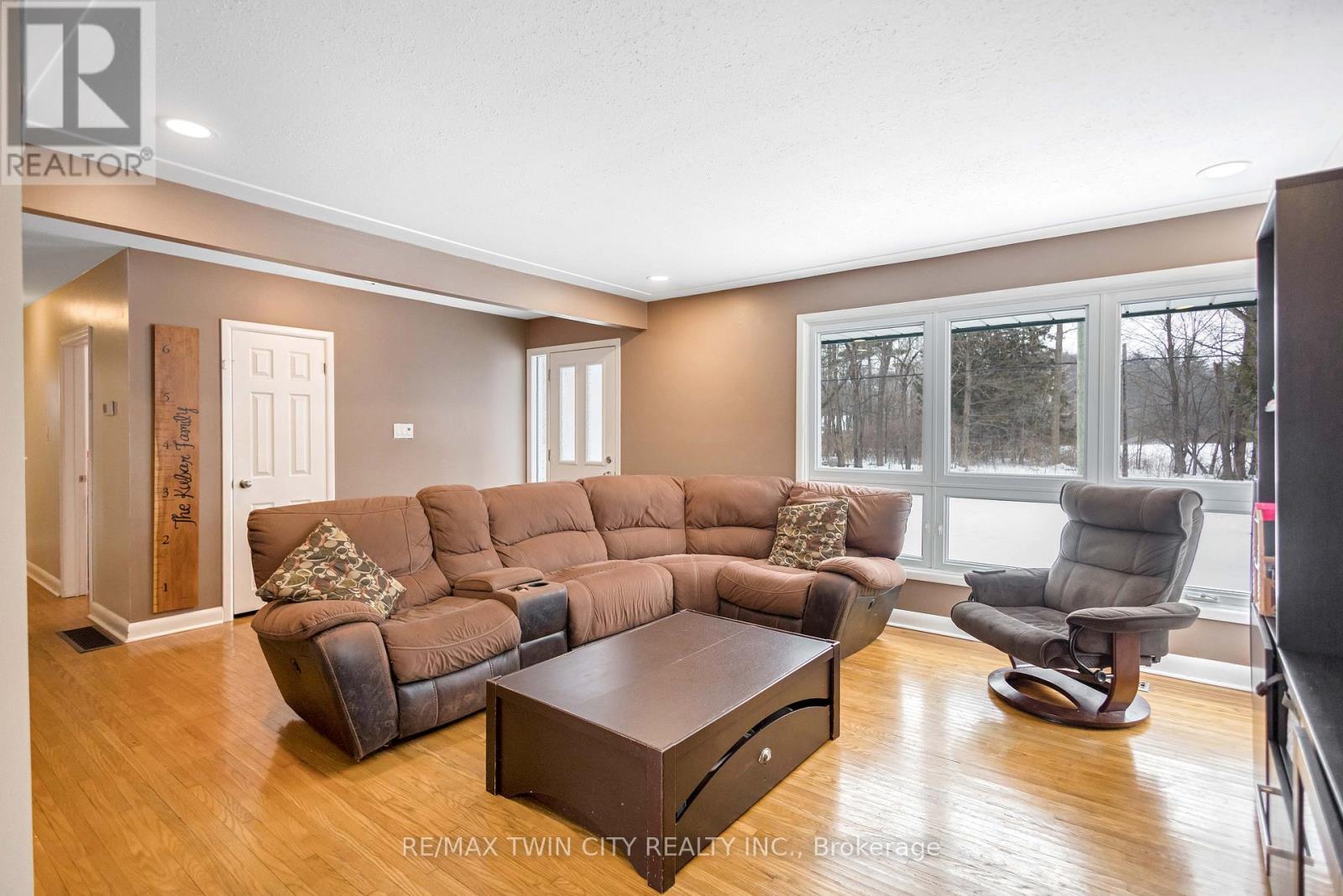453 Glancaster Road, Hamilton, Ontario  L0R 1W0 - Photo 7 - X12796154