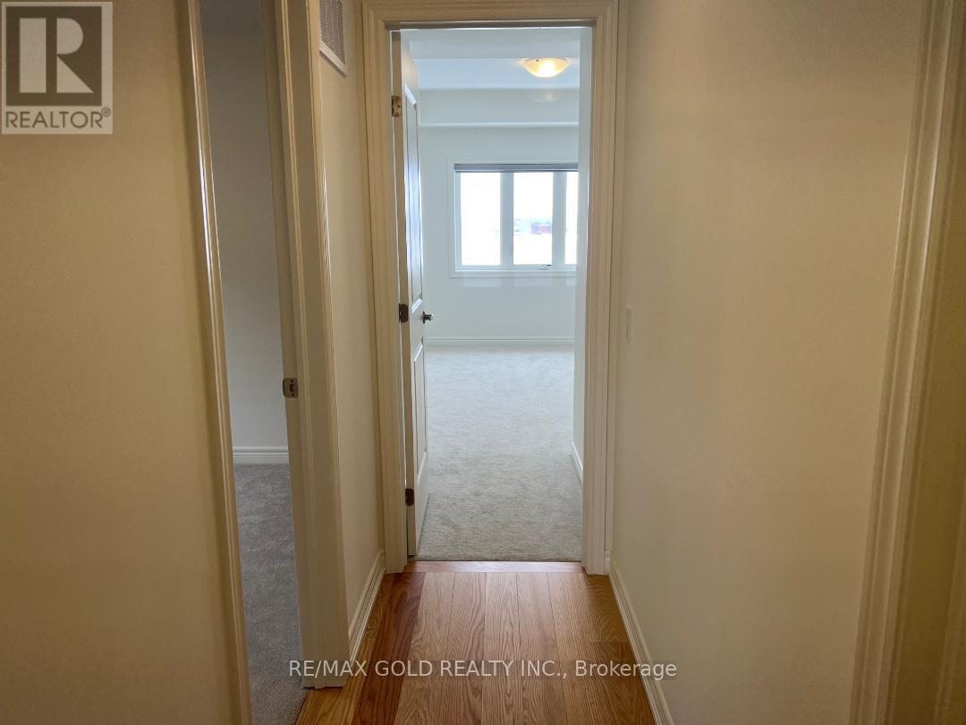 105 Picardy Drive, Hamilton (Stoney Creek Mountain), Ontario  L8J 0M9 - Photo 20 - X12795750