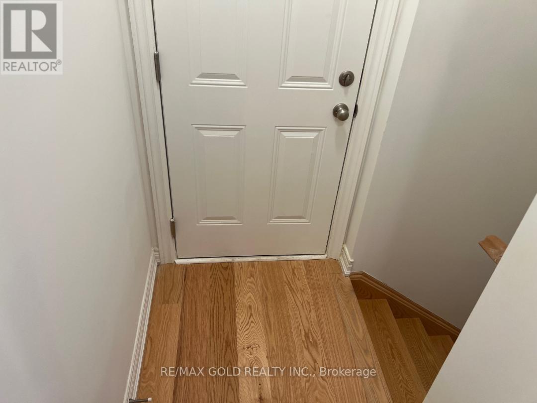 105 Picardy Drive, Hamilton (Stoney Creek Mountain), Ontario  L8J 0M9 - Photo 32 - X12795750