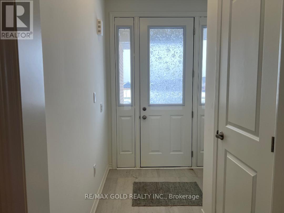 105 Picardy Drive, Hamilton (Stoney Creek Mountain), Ontario  L8J 0M9 - Photo 4 - X12795750