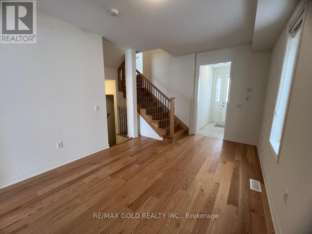 105 Picardy Drive, Hamilton (Stoney Creek Mountain), Ontario  L8J 0M9 - Photo 6 - X12795750