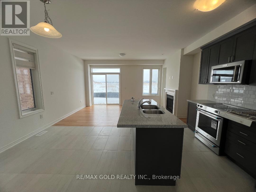 105 Picardy Drive, Hamilton (Stoney Creek Mountain), Ontario  L8J 0M9 - Photo 9 - X12795750