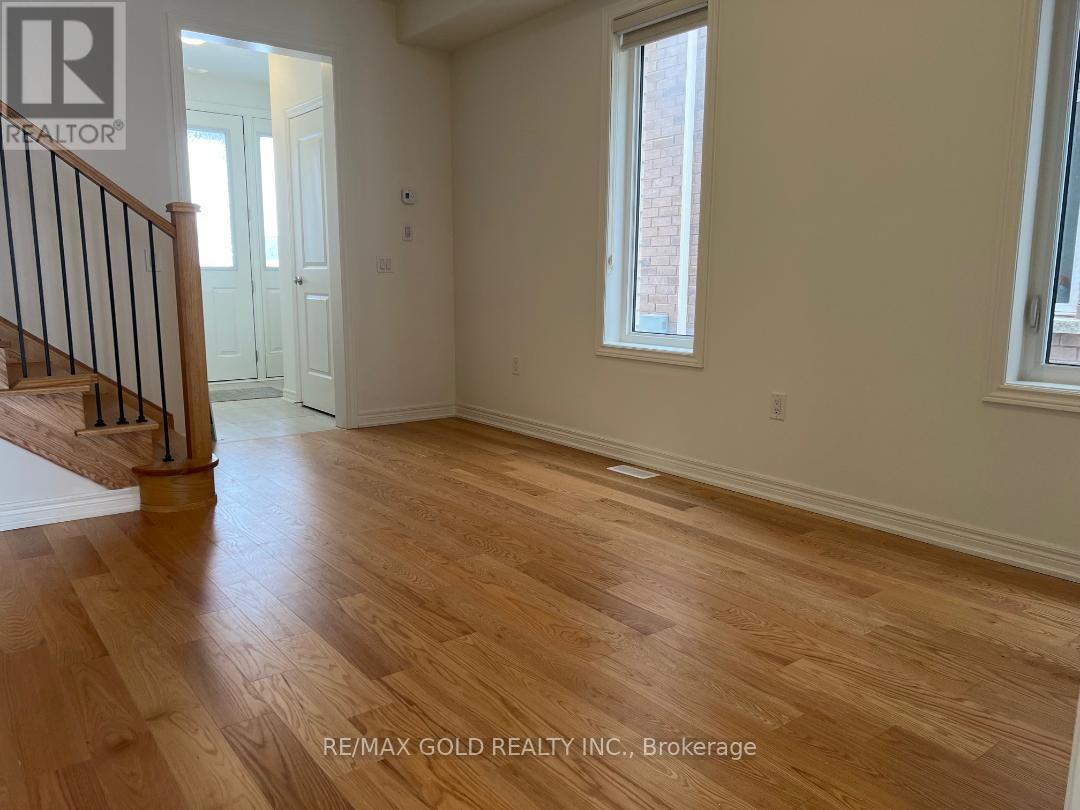 105 Picardy Drive, Hamilton (Stoney Creek Mountain), Ontario  L8J 0M9 - Photo 5 - X12795750