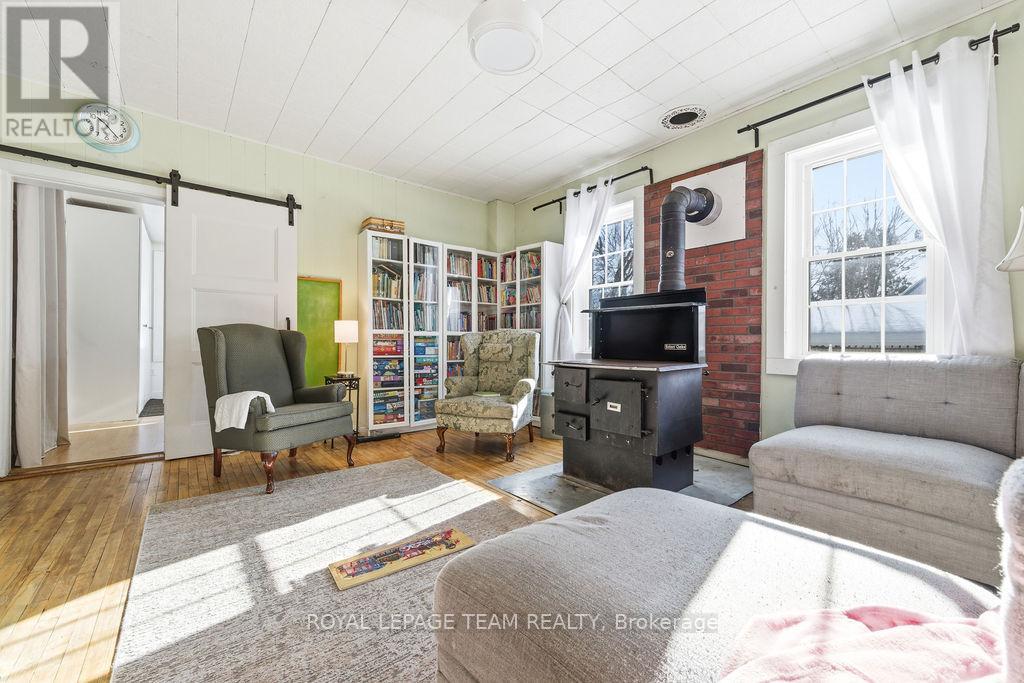 21 King Street, Killaloe, Ontario  K0J 2A0 - Photo 8 - X12796210